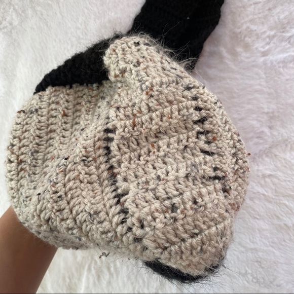 Granny Knit Oatmeal And Black Colored Bag - Picture 3 of 6